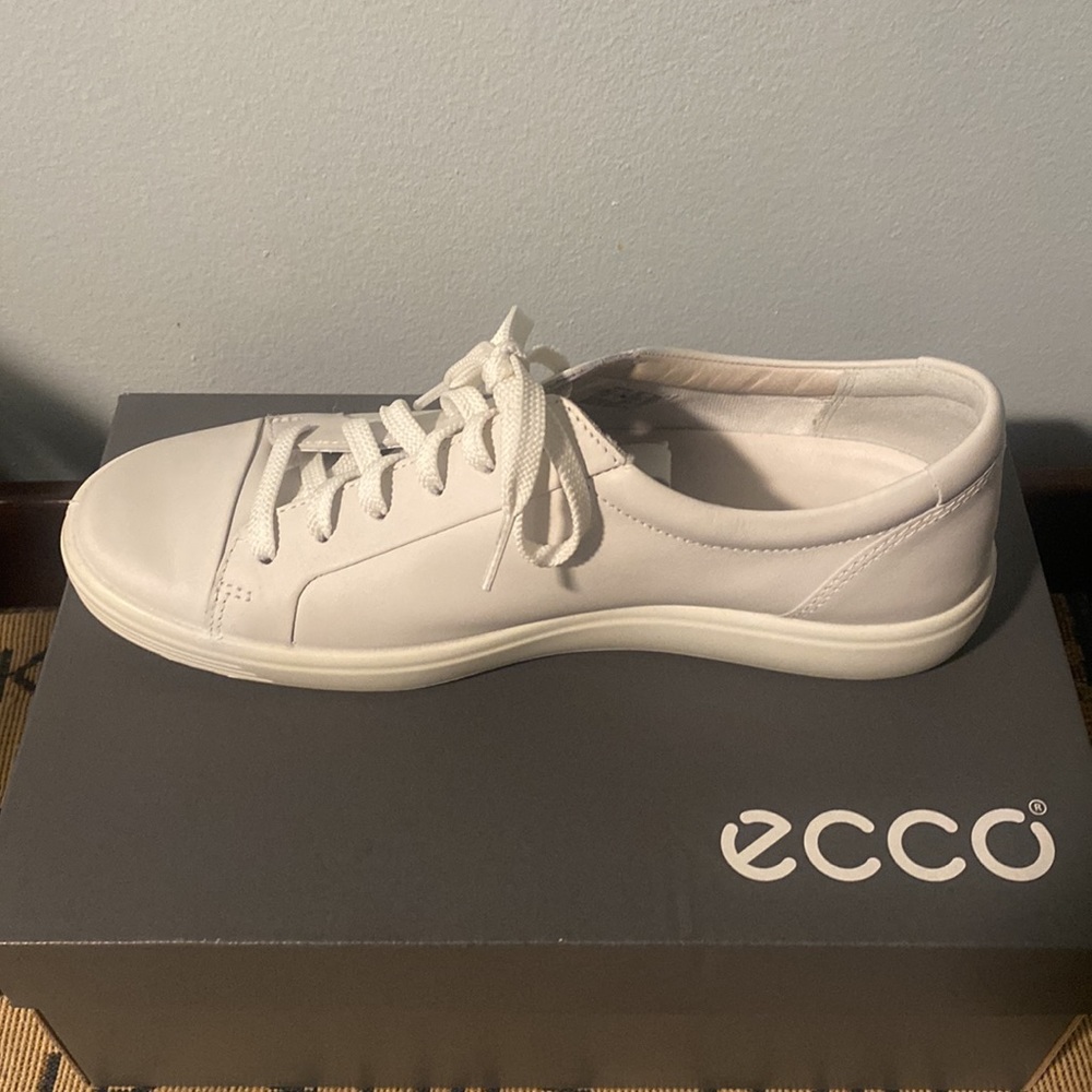 ecco white tennis shoes